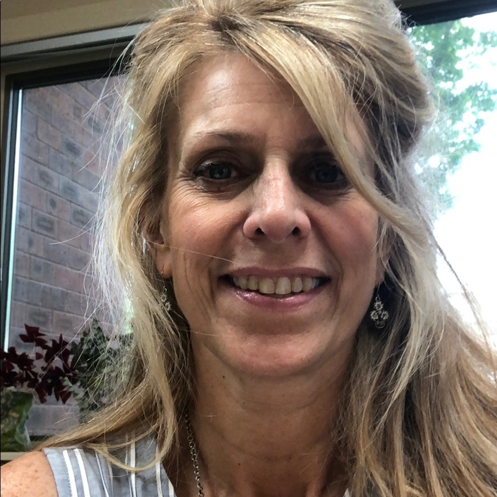 Meet your Posher, Melissa